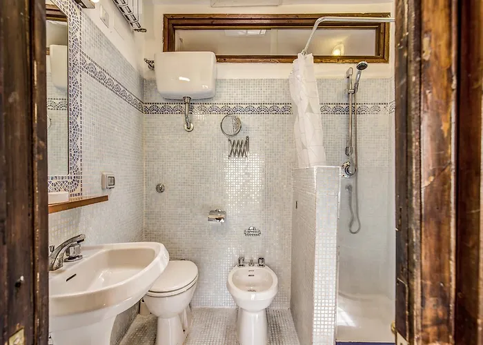 Homehouse Garofano - Rione Monti - Colosseum Apartamento *