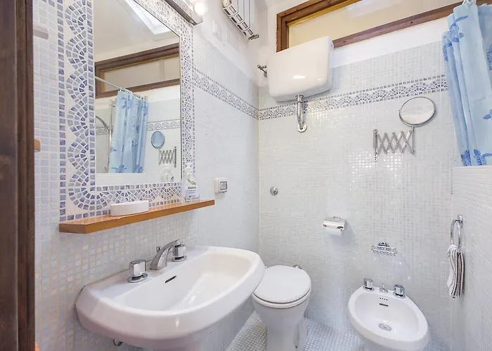 Homehouse Garofano - Rione Monti - Colosseum Roma